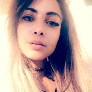 Meet your Posher, Becca